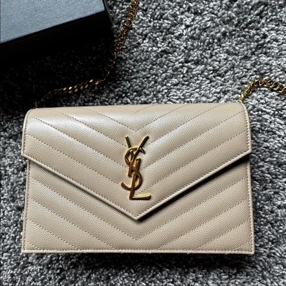 Yves Saint Laurent Cassandre Envelope Chain wallet - Picture 5 of 12